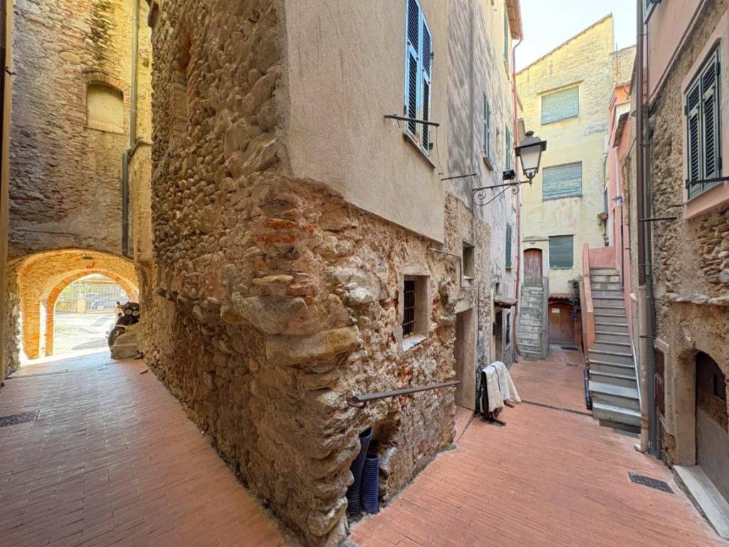 Appartamento a Loano in Via Borgo Castello, 36 - Foto 4