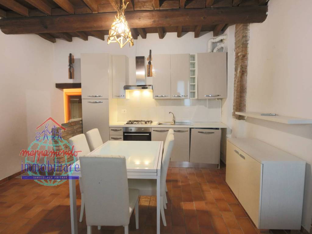 Appartamento a Cento in via di mezzo, 6 - Foto 2