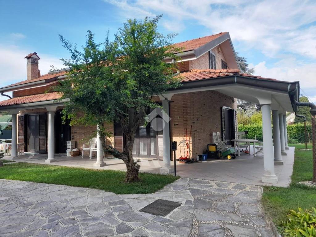 Villa a Inverigo in Via colombaio, 3 - Foto 2