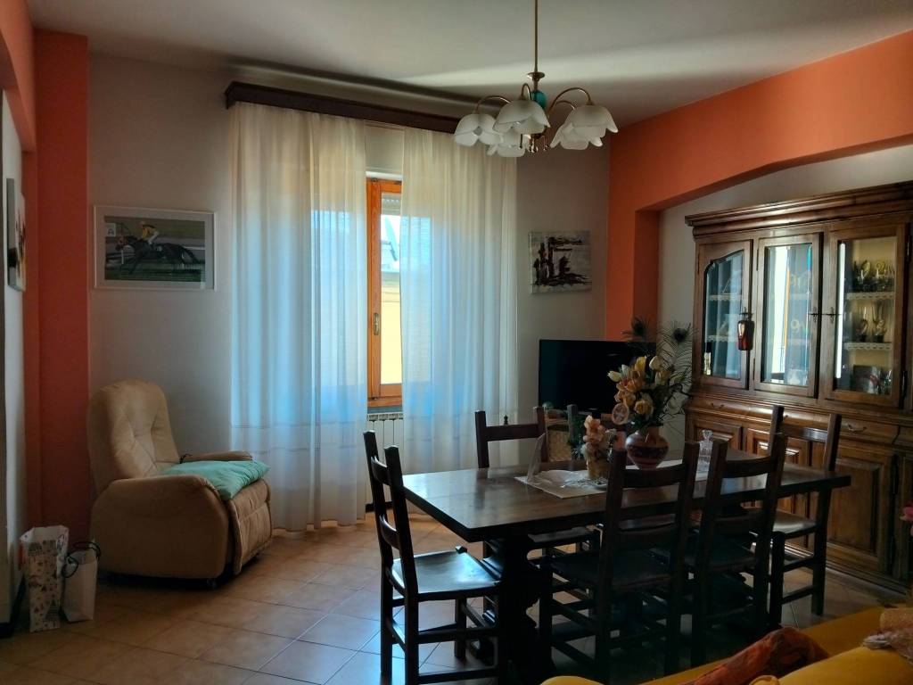 Appartamento a Castelfranco piandisco in Via Camillo Benso di Cavour - Foto 2