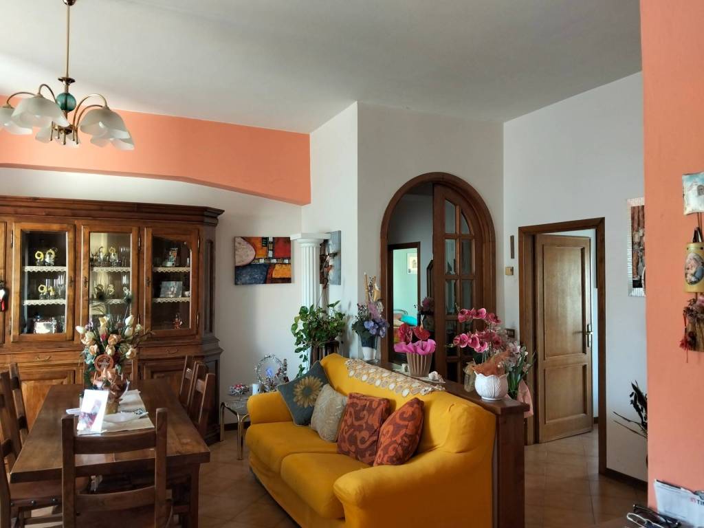 Appartamento a Castelfranco piandisco in Via Camillo Benso di Cavour - Foto 4