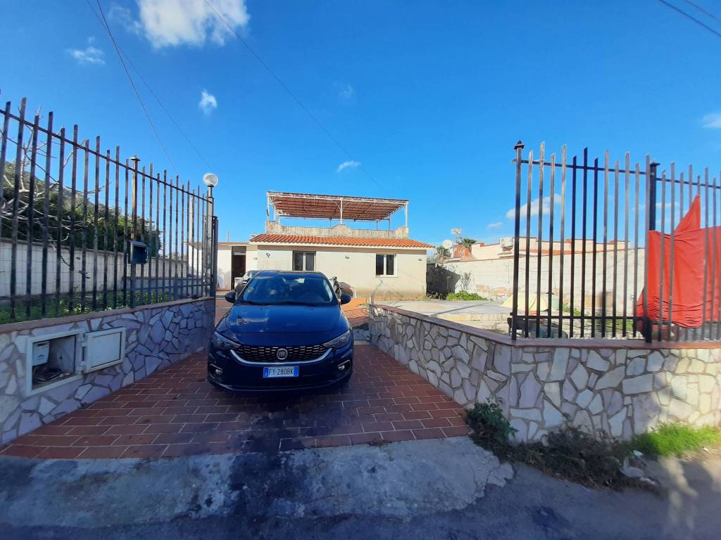 Villa a Carini in Via Chiusa Nuova - Foto 2