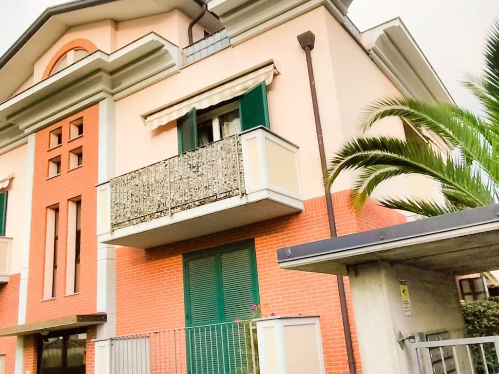 Appartamento a Carnago in Via Giuseppe Garibaldi - Foto 2