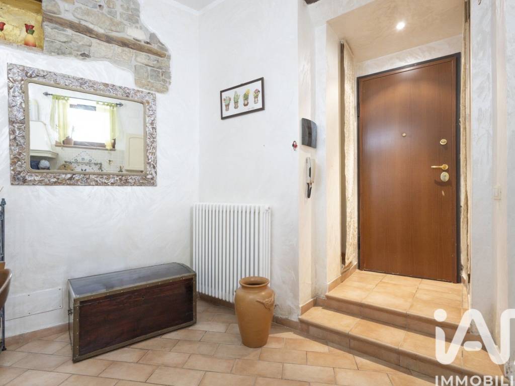 Appartamento a Apiro in Via MARTIRI DELLA LIBERTA' - Foto 3