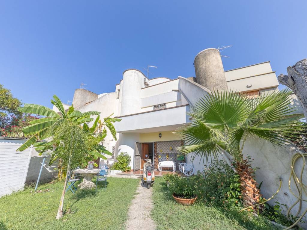 Villa a Ardea in Via Elena, 58 - Foto 2