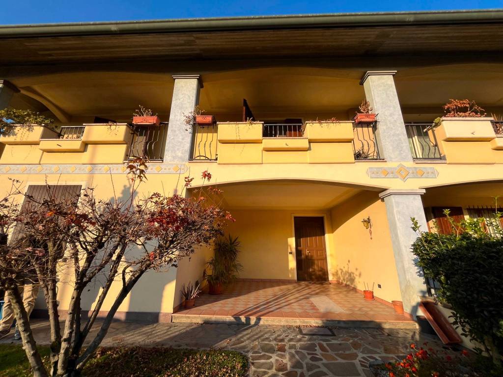 Villa a Comezzano-cizzago in Via Don Pietro Rinaldini - Foto 2