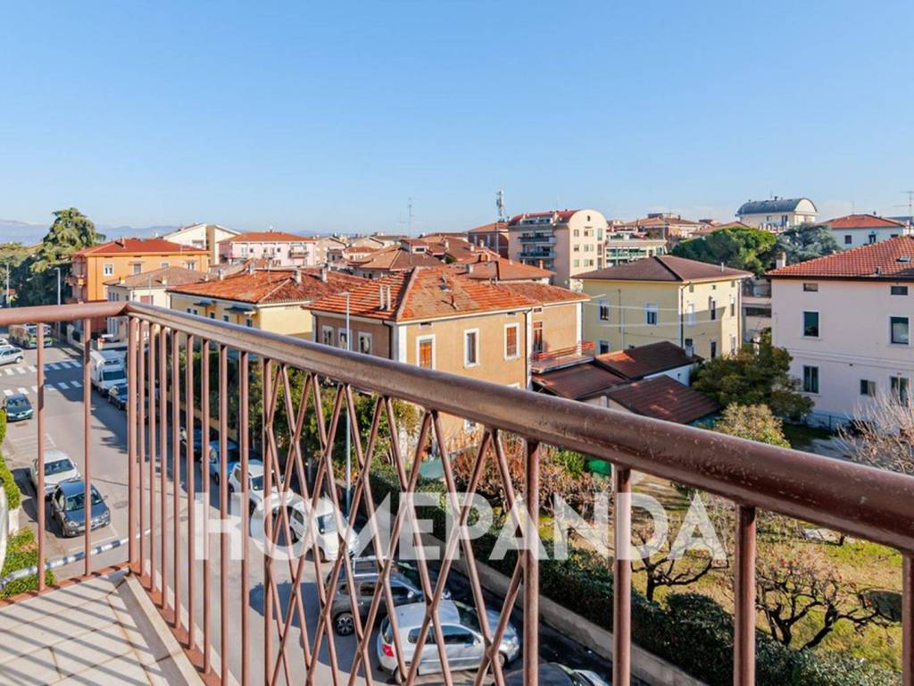 Appartamento a Verona in Via Trieste, 40 - Foto 2