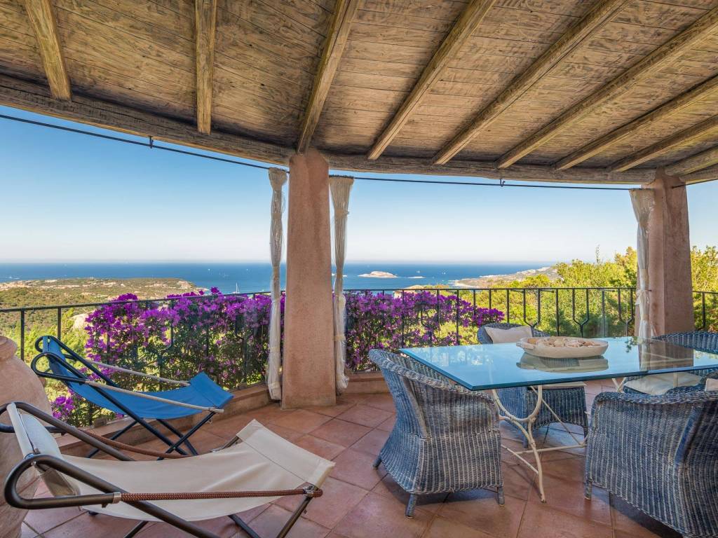 Villa a Arzachena in Via della Pantogia - Foto 2