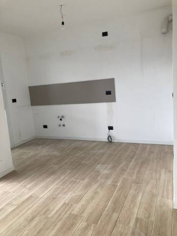Appartamento a Montano lucino in Via Amedeo Modigliani - Foto 3
