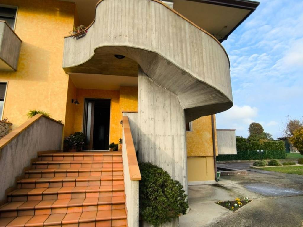 Appartamento a Camponogara in Via Camillo Benso di Cavour - Foto 2