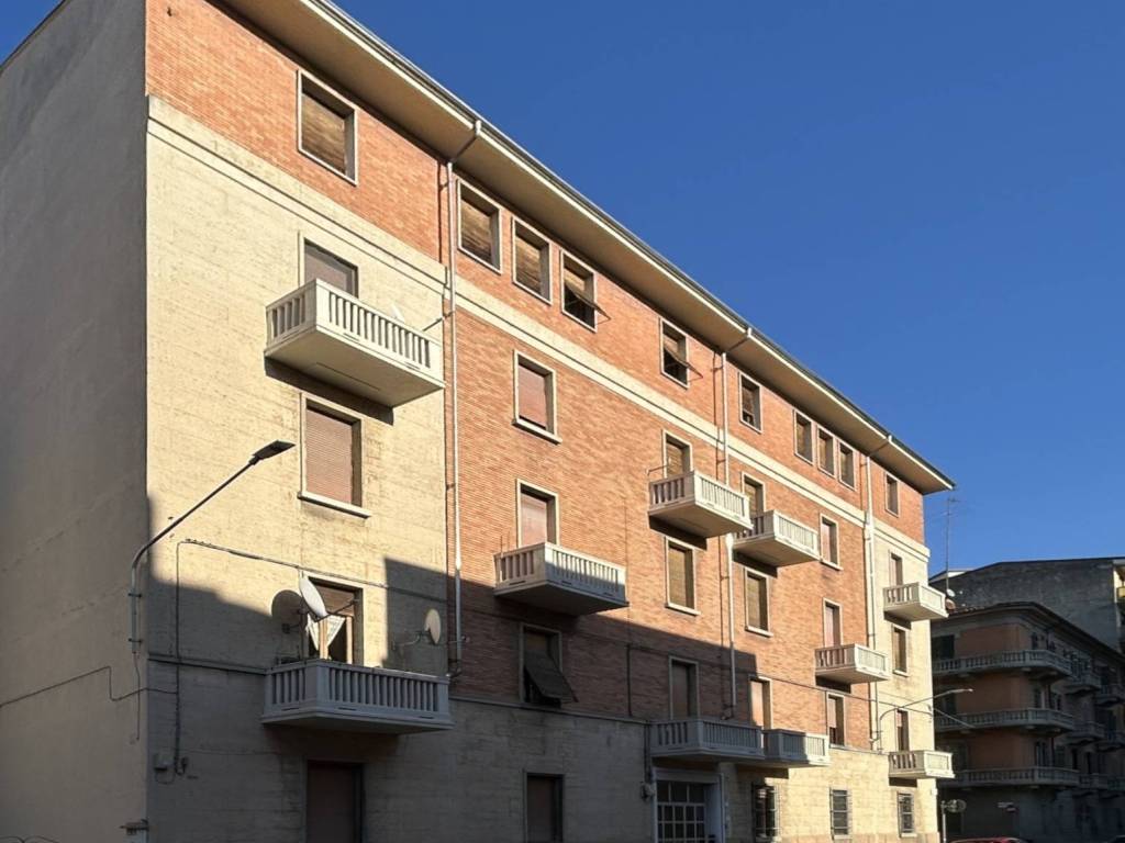 Appartamento a Alessandria in Via Lorenzo Burgonzio, 8 - Foto 2