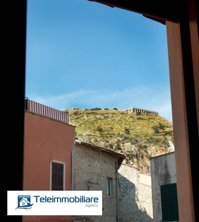 Casa indipendente a Terracina in Piazza Giuseppe Garibaldi - Foto 2