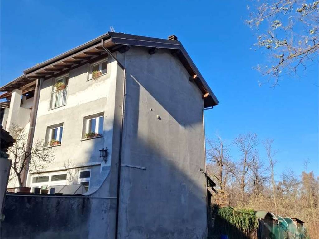 Casa indipendente a Gattico-veruno in REVISLATE Via 3 VIGNE , 41 - Foto 2