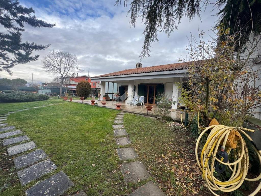 Villa a Avezzano in Via Giovanni XXIII, 6 - Foto 4