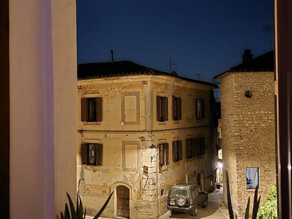 Appartamento a Fara in sabina in Piazza Giuseppe Garibaldi - Foto 2