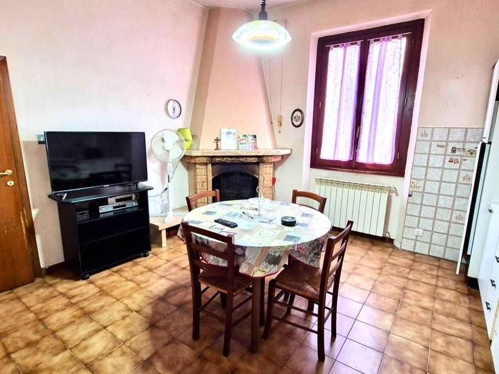 Appartamento a Montevarchi in Via Mincio - Foto 2