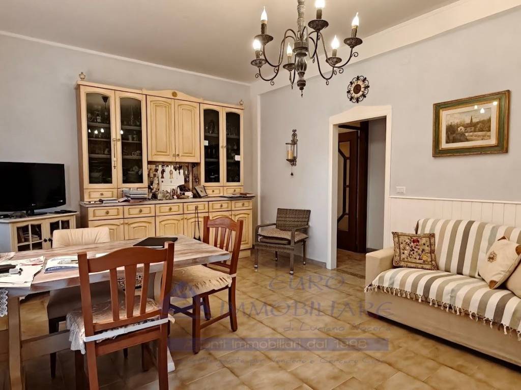 Appartamento a Maddaloni in Via Orazio De Carlucci, 5 - Foto 3