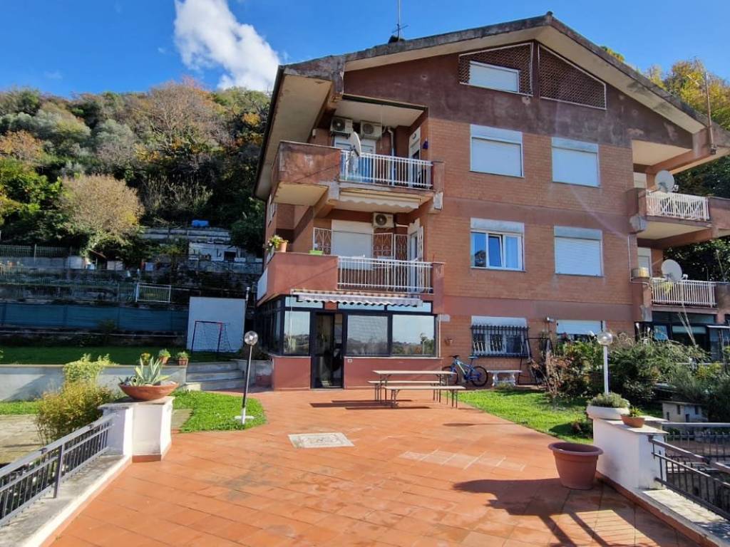 Villa a Ariccia in Via Appia Antica, 88 - Foto 2