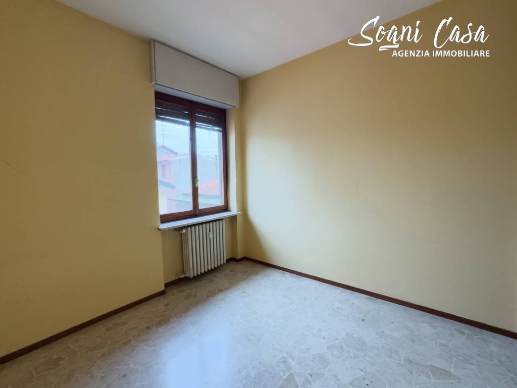 Appartamento a Oleggio in Corso Giacomo Matteotti - Foto 4