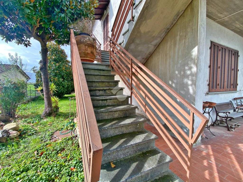 Villa a Quarrata in Via Statale, 128 - Foto 4