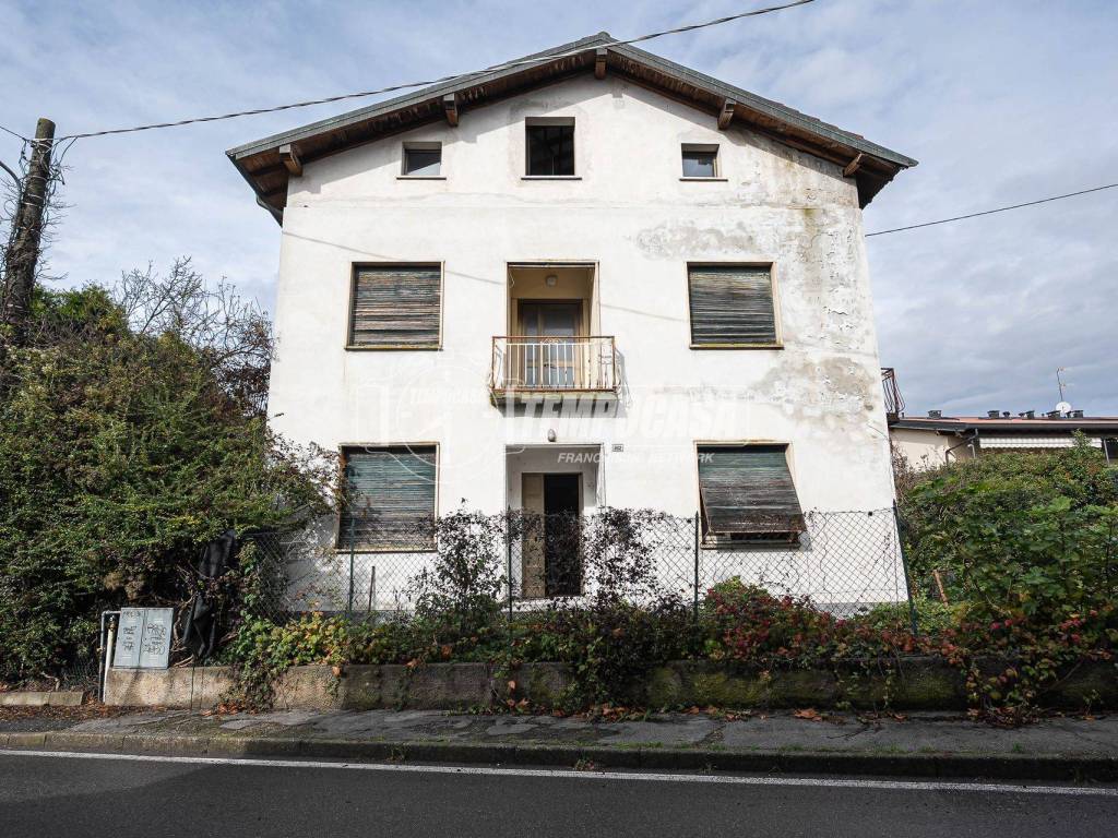 Villa a Alzate brianza in Via P. Giovio 302 - Foto 3