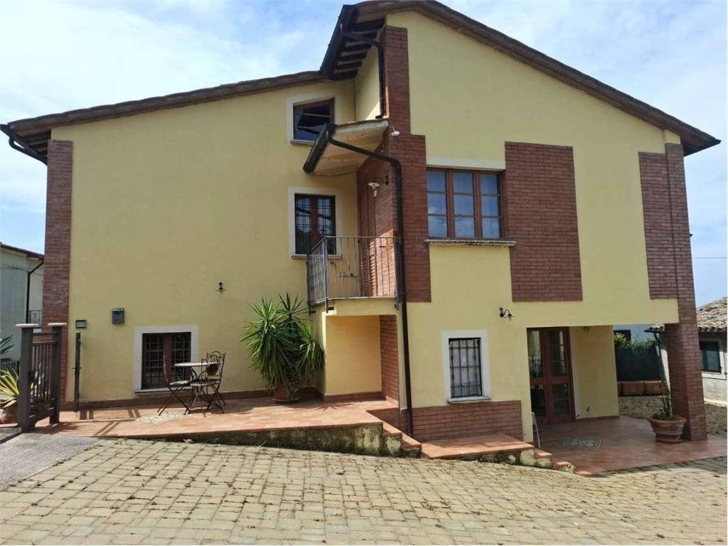 Villa a Gualdo cattaneo in pomonte - Foto 2