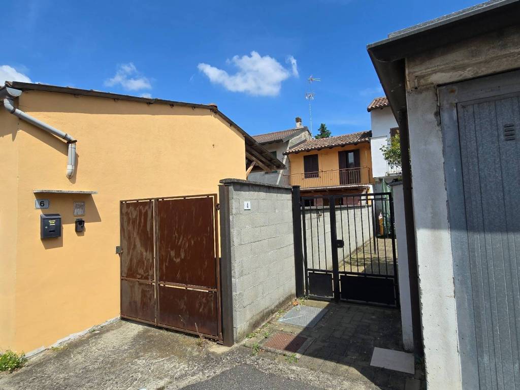 Casa indipendente a Parona in Via Roma - Foto 2