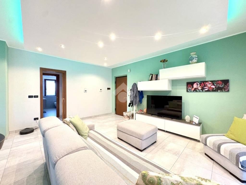 Appartamento a La loggia in Via Dora, 5 - Foto 2