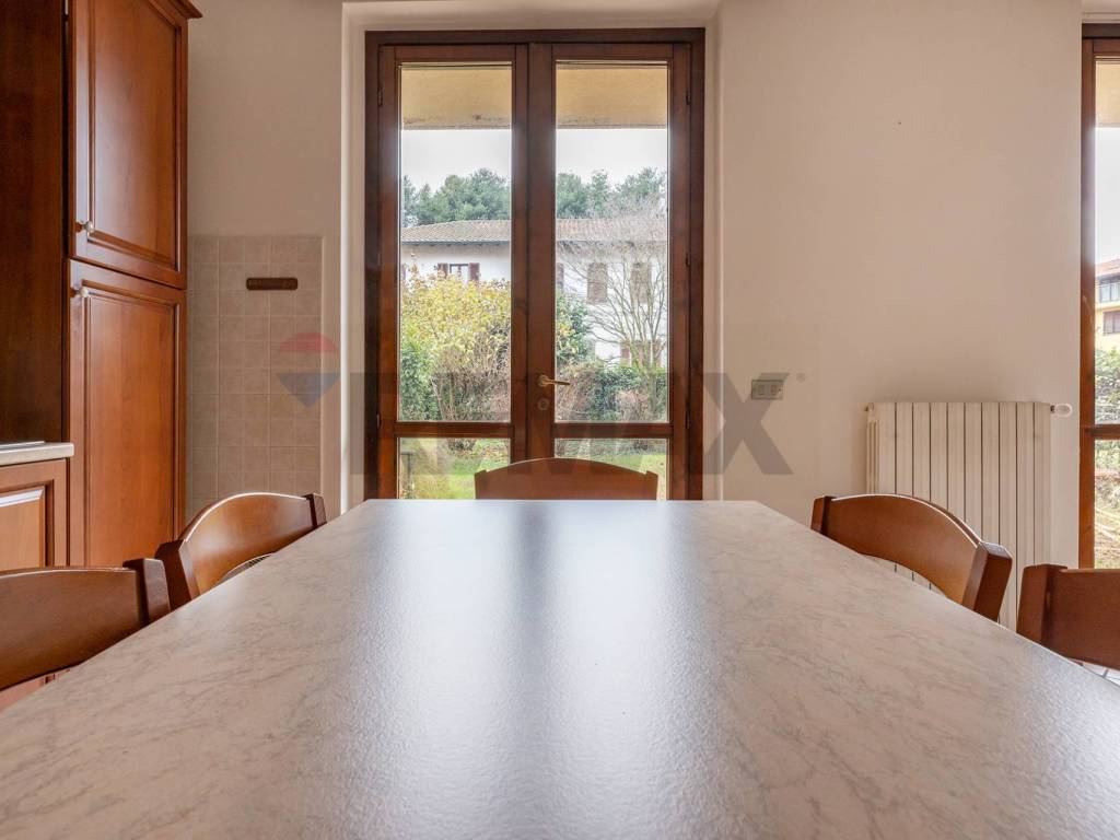 Appartamento a Sesto calende in Carlo Cattaneo, 16 - Foto 5