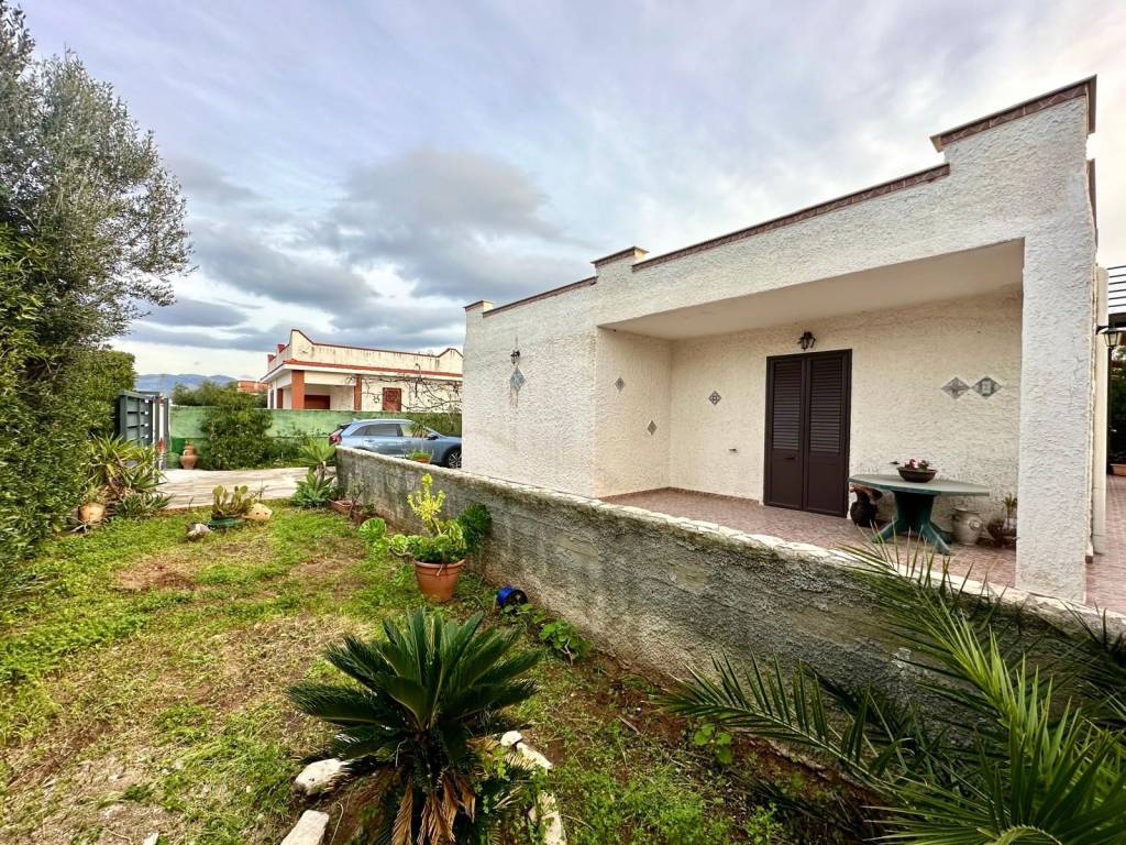 Villa a Cinisi in Via Fondo Orsa - Foto 4