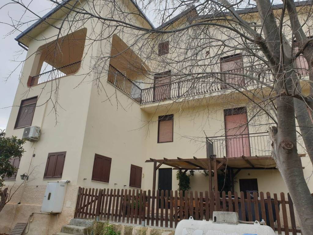 Villa a Caltanissetta in CONTRADA COMUNE, 0 - Foto 4