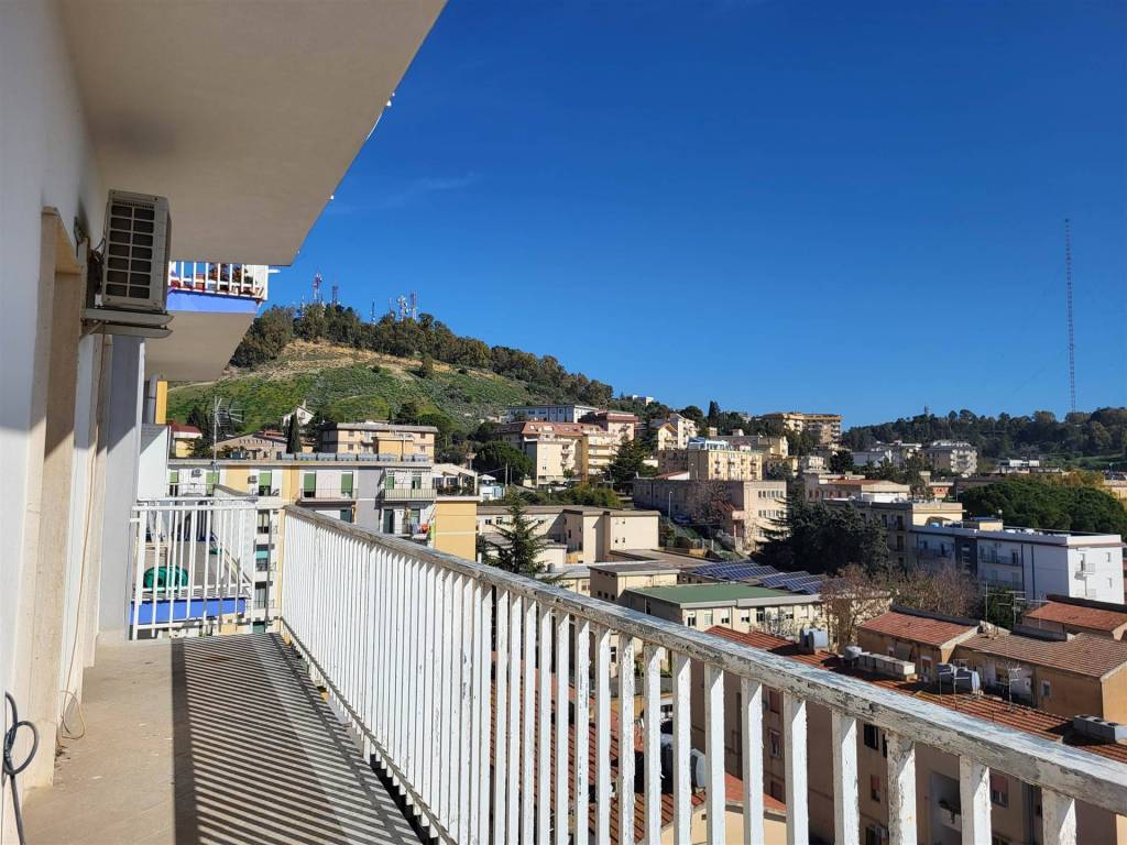 Appartamento a Caltanissetta in VIA TENENTE LILLY BENNARDO, 29 - Foto 2