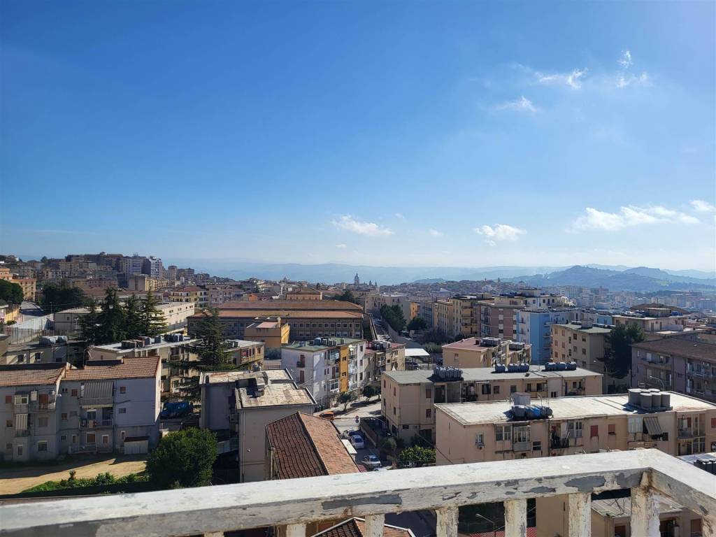 Appartamento a Caltanissetta in VIA TENENTE LILLY BENNARDO, 29 - Foto 3