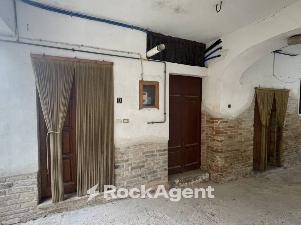 Casa indipendente a Bellante in Via Villa Tassoni, 10 - Foto 3