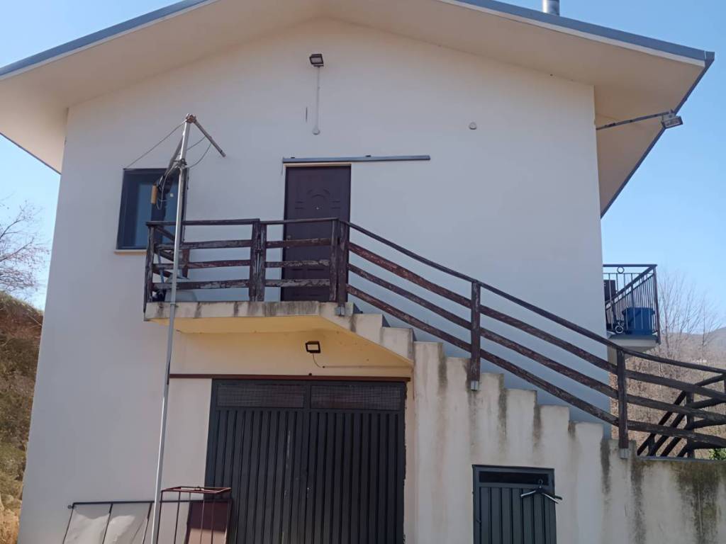 Villa a Abriola in Contrada Castiglione snc - Foto 2