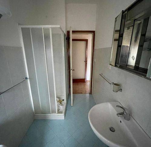 Appartamento a Pontedera in Via Vittorio Veneto - Foto 4