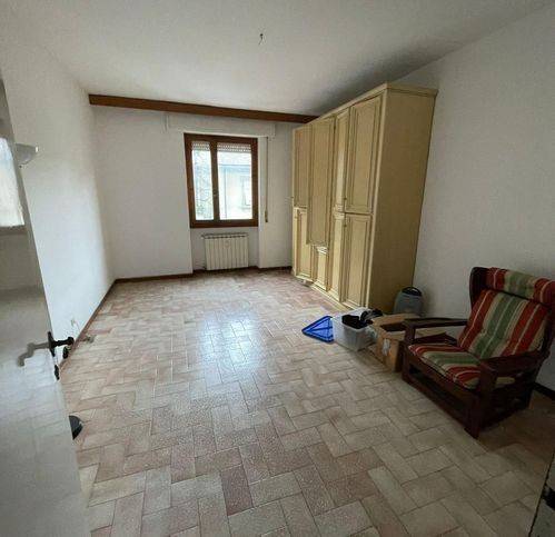 Appartamento a Pontedera in Via Vittorio Veneto - Foto 5