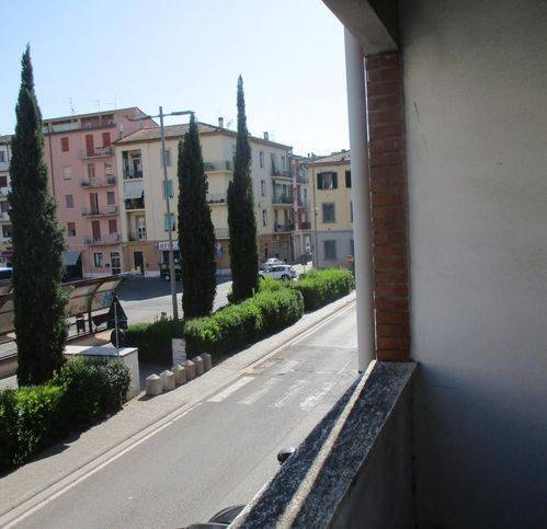 Appartamento a Pontedera in Via Vittorio Veneto - Foto 3