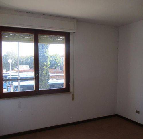 Appartamento a Pontedera in Via Vittorio Veneto - Foto 5