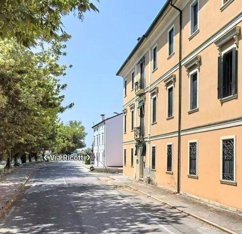 Appartamento a Castelguglielmo in Via Umbertiana - Foto 2