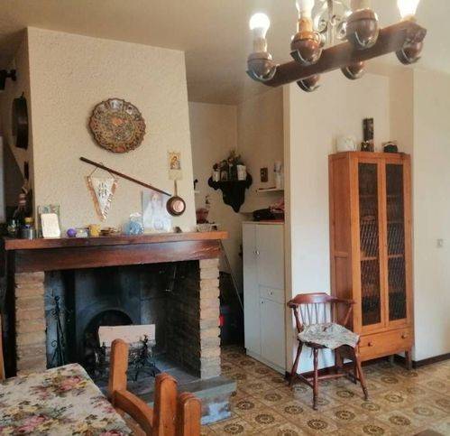 Appartamento a Frontone in Via Giacomo Leopardi 28 - Foto 3