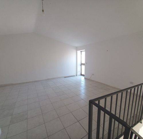 Appartamento a Mondragone in Via Vittorio Emanuele - Foto 3