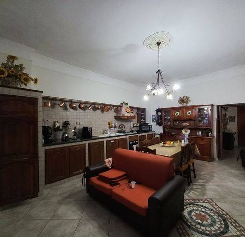 Villa a Mondragone in Via Taranto 40 - Foto 2