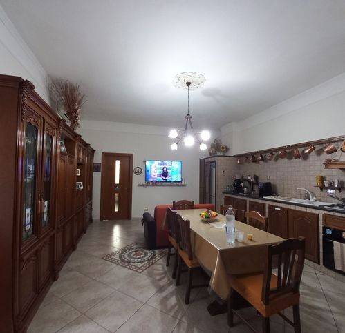 Villa a Mondragone in Via Taranto 40 - Foto 3