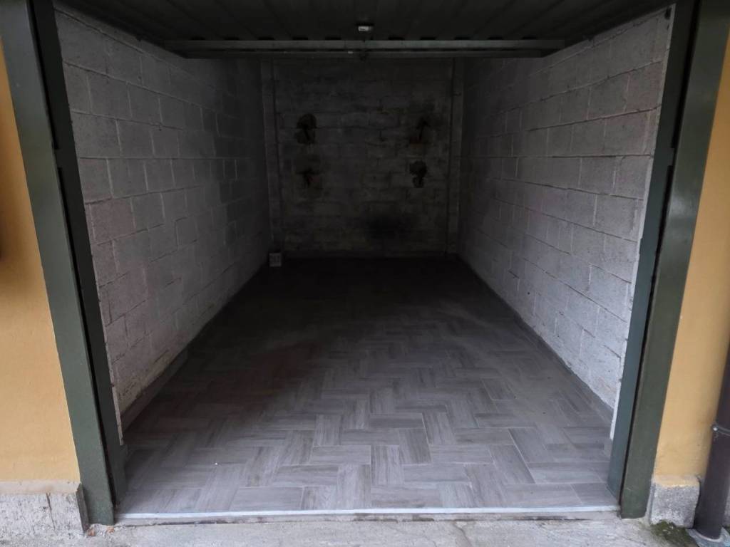 Box / garage a Codogno in Via Giosuè Carducci, 45 - Foto 4
