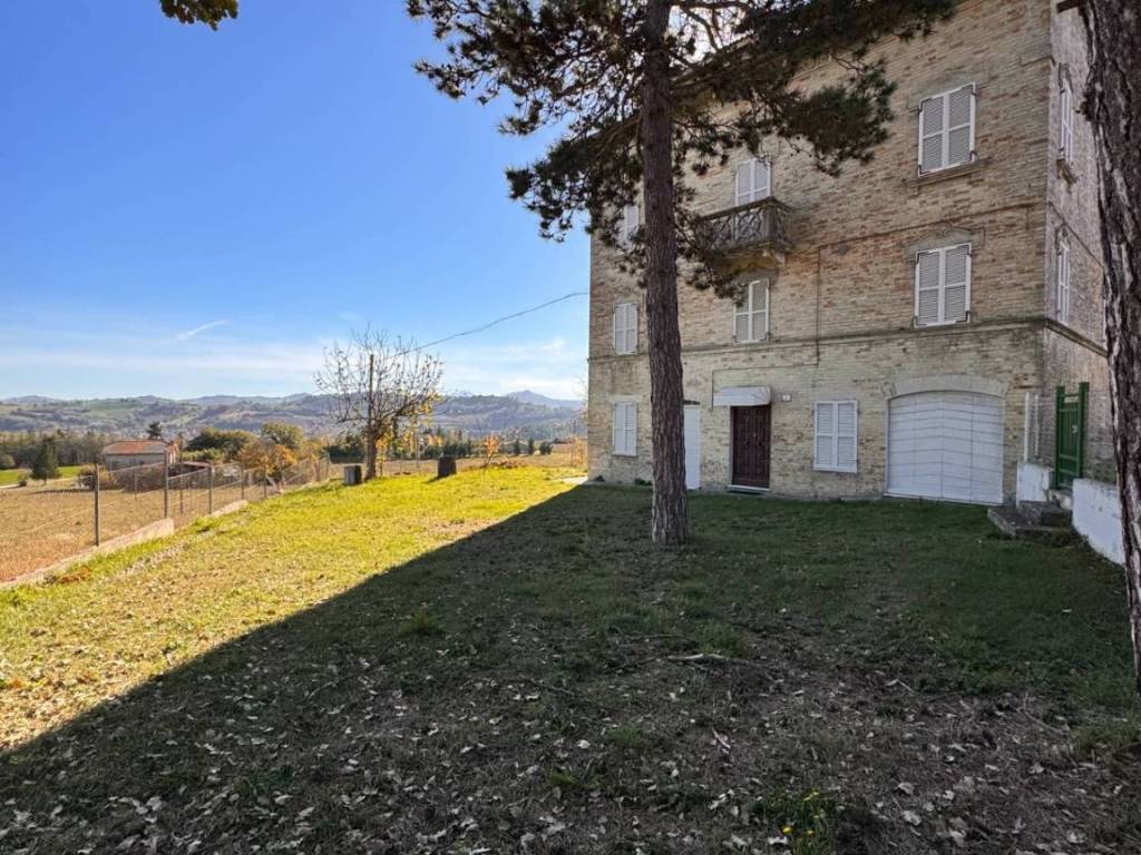 Casa indipendente a Falerone in C.da Patrignone, 3 - Foto 2