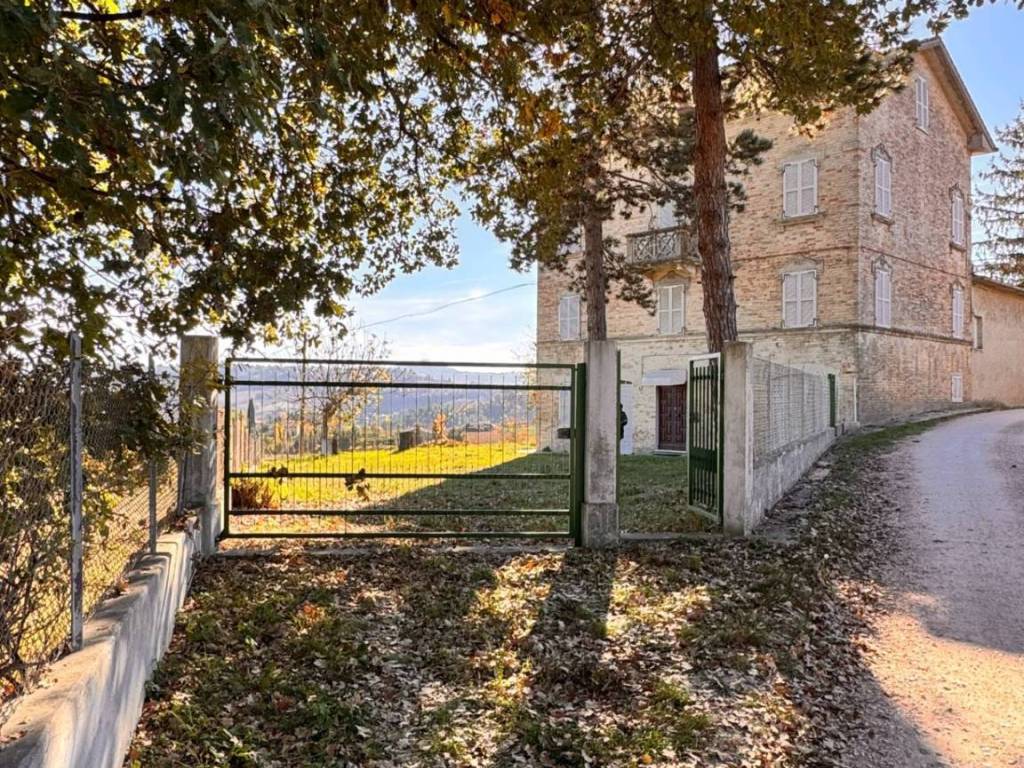 Casa indipendente a Falerone in C.da Patrignone, 3 - Foto 3