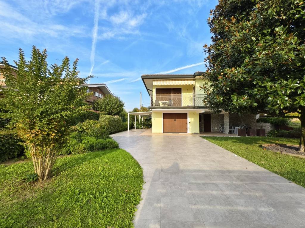 Villa a Montegrotto terme in Via Vincenzo Bellini - Foto 2