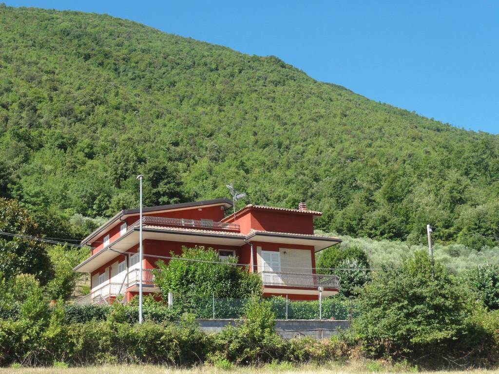 Villa a Ceccano in Via Pedemontana - Foto 2