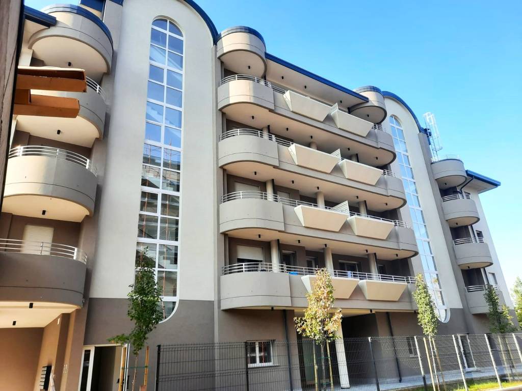 Appartamento a Gorla minore in Via Giordano Giacchetti - Foto 2